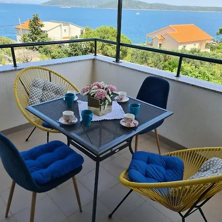 Apartment Sea View On A Small Island Mali Drvenik
