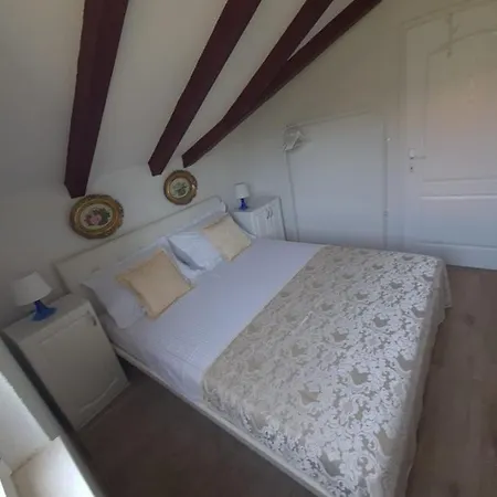 Sea View On A Small Island Apartment *